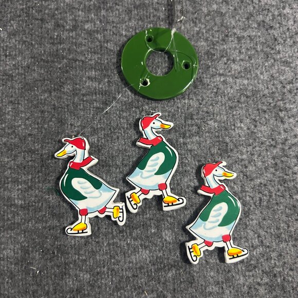 Vintage Ceramic Skating Geese Vintage Christmas Mobile Ornament Cottagecore - Picture 4 of 10